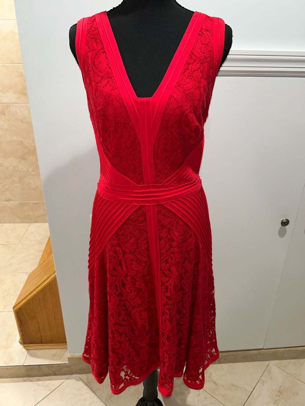 Tadashi Shoji Midi Dress Size 6 Red Lace Bandage